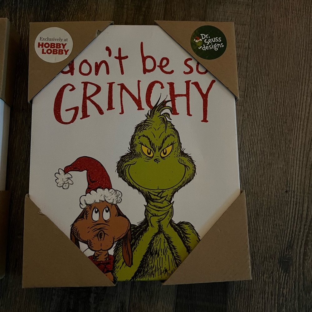 Grinch Decor - Picture 3 of 3